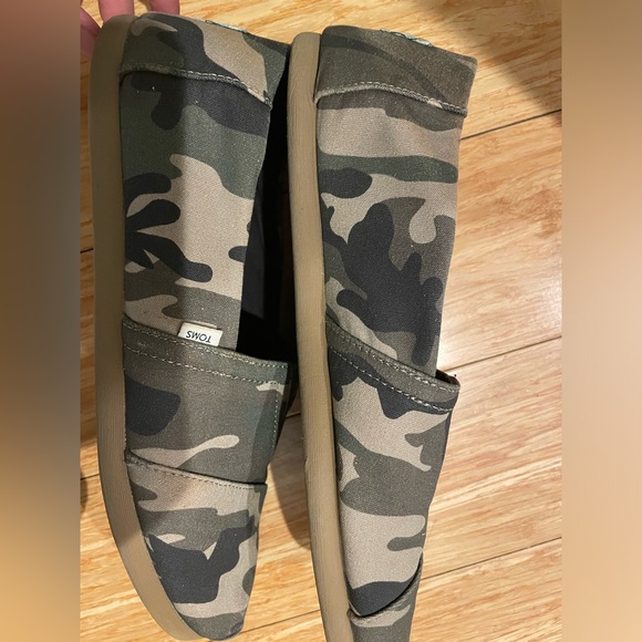TOMS Camo Camouflage Alpargata Canvas Slip on Shoes Womens 11 Great Condition - Picture 1 of 3
